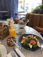 Craves Hotel