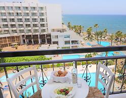 Sandy Beach Hotel & Spa