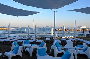 Sandy Beach Hotel & Spa