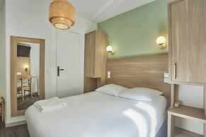 Merryl Hotel