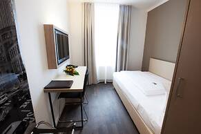 Manhattan Hotel