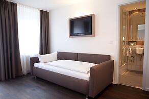 Manhattan Hotel