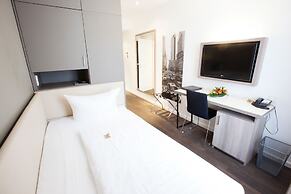 Manhattan Hotel
