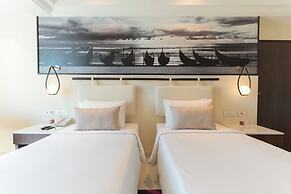 Vivanta Ernakulam, Marine Drive