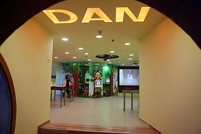 Dan Eilat