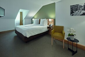 City Hotel