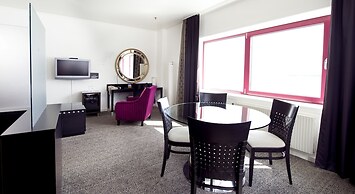 Home Hotel Arcticus