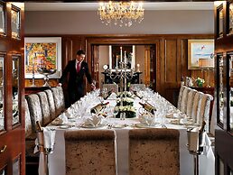 Hayfield Manor