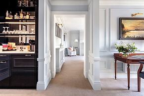 Hayfield Manor