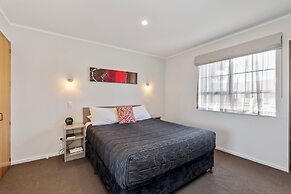 Knightsbridge Court Motor Lodge