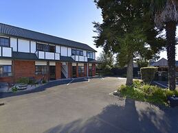 Knightsbridge Court Motor Lodge