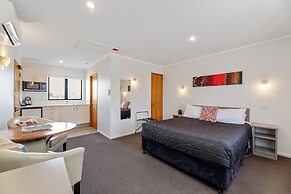 Knightsbridge Court Motor Lodge