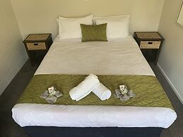 Aloha Seaview Resort Motel