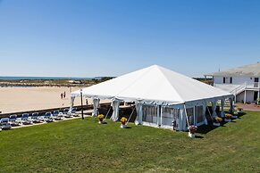 Red Jacket Beach Resort