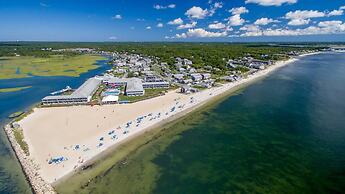 Red Jacket Beach Resort