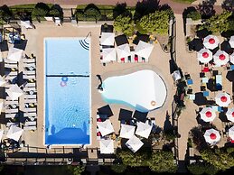 Red Jacket Beach Resort