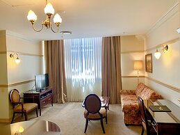 Royal Albert Hotel