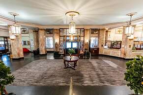 Adelphi Hotel