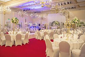 Adelphi Hotel