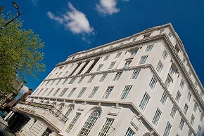 Adelphi Hotel