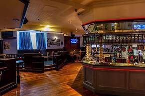 Adelphi Hotel
