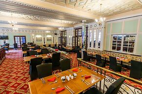 Adelphi Hotel