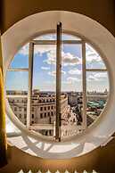Adelphi Hotel