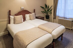 Adelphi Hotel