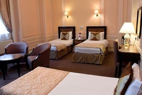 Adelphi Hotel