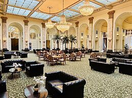 Adelphi Hotel