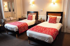 Adelphi Hotel