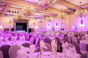 Adelphi Hotel