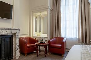Adelphi Hotel