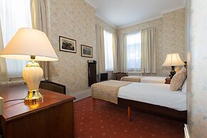 Adelphi Hotel