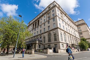 Adelphi Hotel