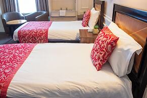 Adelphi Hotel