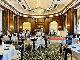Adelphi Hotel