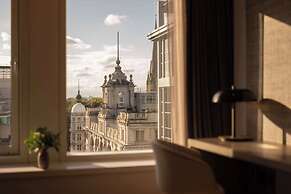 Royal Garden Hotel