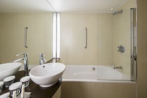 DoubleTree by Hilton London Heathrow Airport