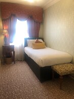 The Leonard Hotel