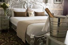 The Leonard Hotel