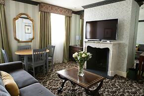 The Leonard Hotel