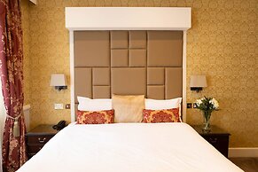 The Leonard Hotel