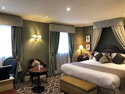 The Leonard Hotel