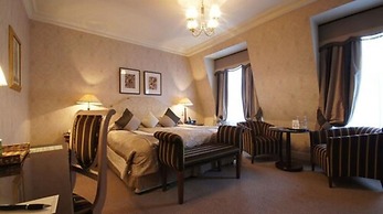 The Leonard Hotel