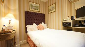 The Leonard Hotel