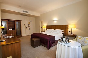 Macdonald Burlington Hotel