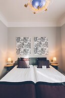 Crystal Plaza Hotel
