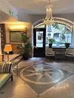 Crystal Plaza Hotel