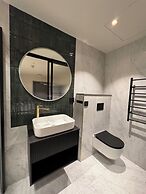 Crystal Plaza Hotel